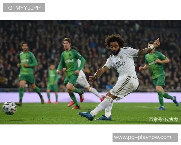 国王杯激战AC米兰逆转尤文图斯引发争议判罚全场沸腾