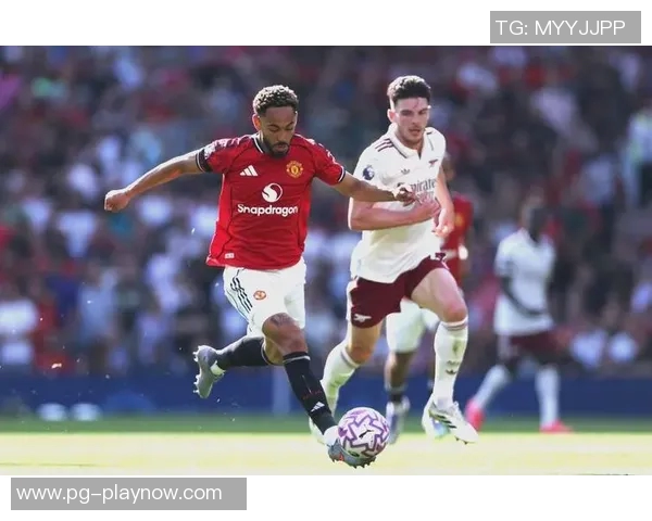 德甲激战曼联大胜巴萨补时进球引发争议判罚全场沸腾