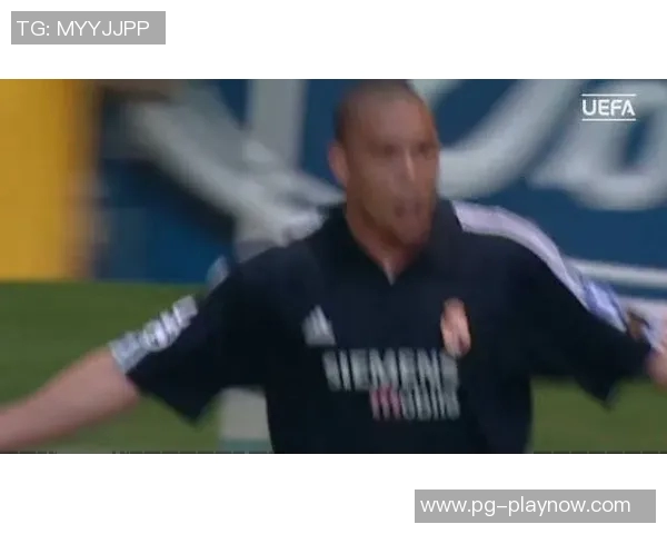 欧冠激战曼联大胜里昂帽子戏法引发争议判罚全场沸腾 欧冠激战曼联大胜里昂帽子戏法引发争议判罚全场沸腾