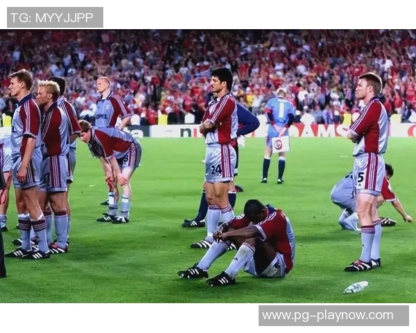 友谊赛精彩回顾拜仁逆转曼联红牌风波引发全场热议